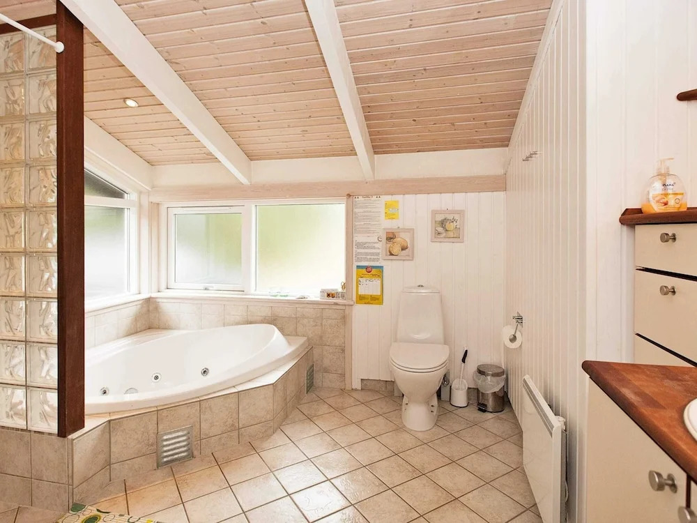 8 person holiday home in Ebeltoft-By Traum
