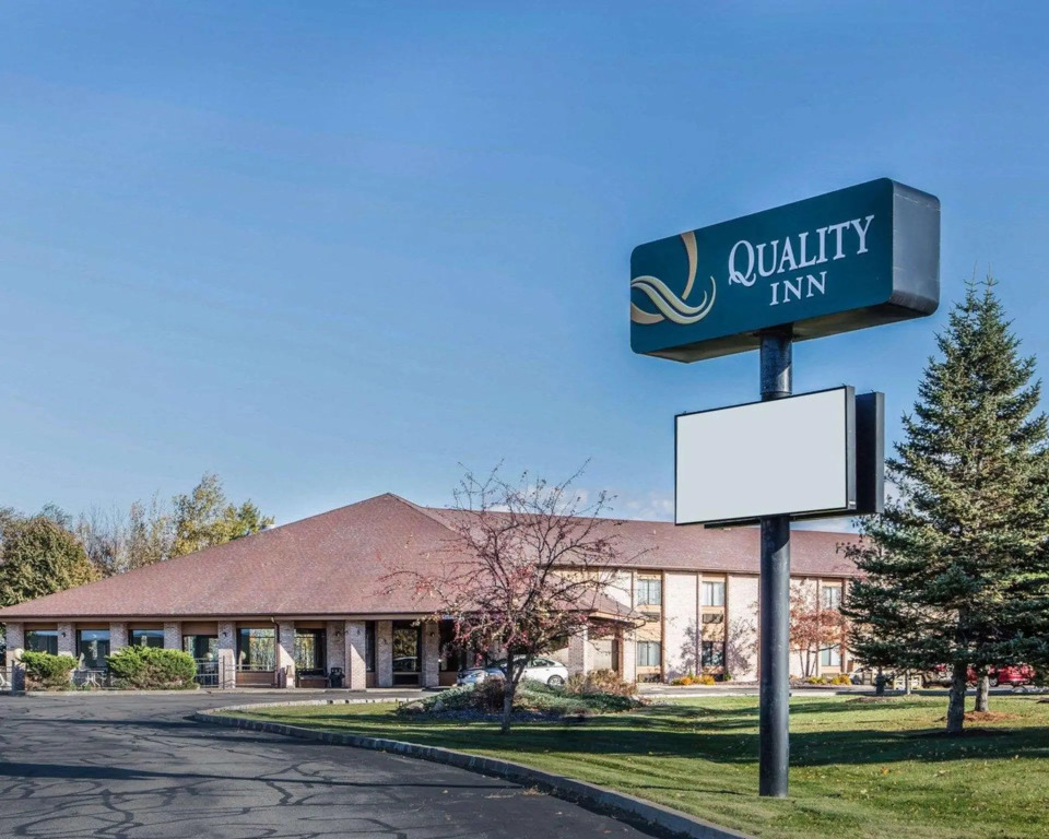 AmericInn by Wyndham Mosinee Central Wisconsin Airport