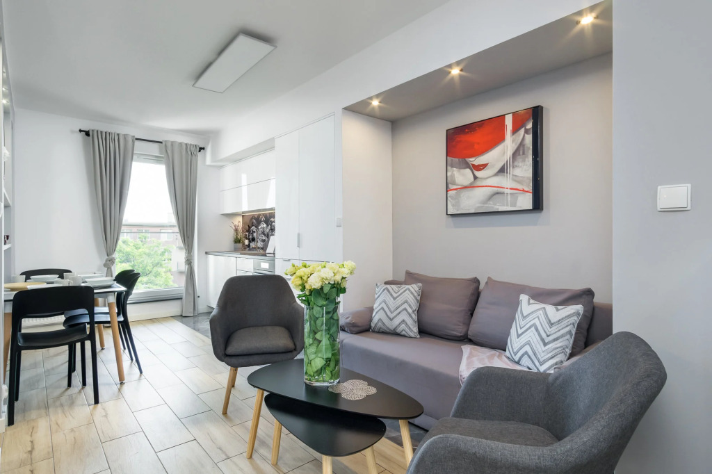 Bright and sunny 4 rooms apartment
