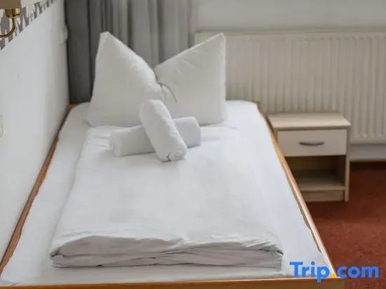 Self-Check-In Hotel Constantin - ohne TV - ohne Ventilator - ohne Parken