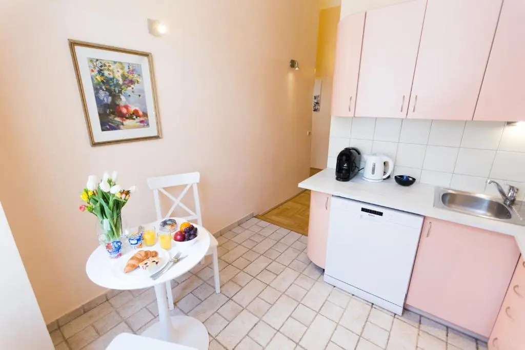 Apartments Roman