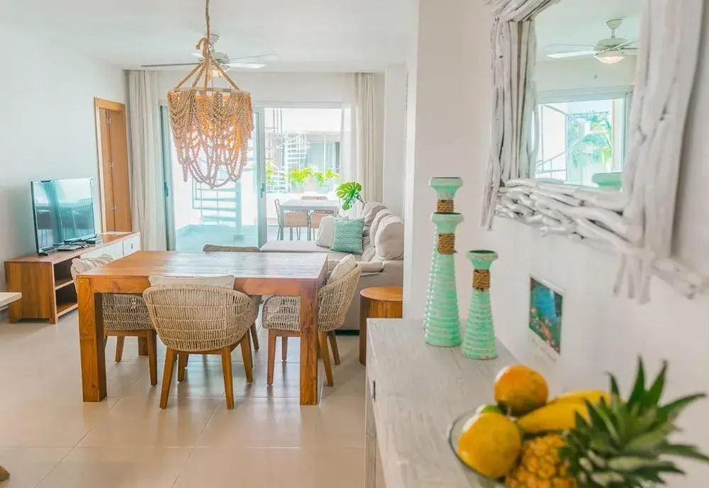 2 bed Penthouse Just Steps From the Beach