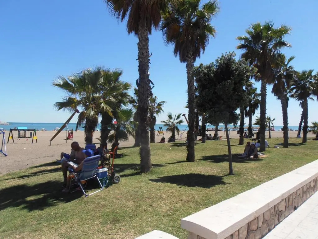 BEACH AND CENTER APARTMENT 2 BEDROOMs