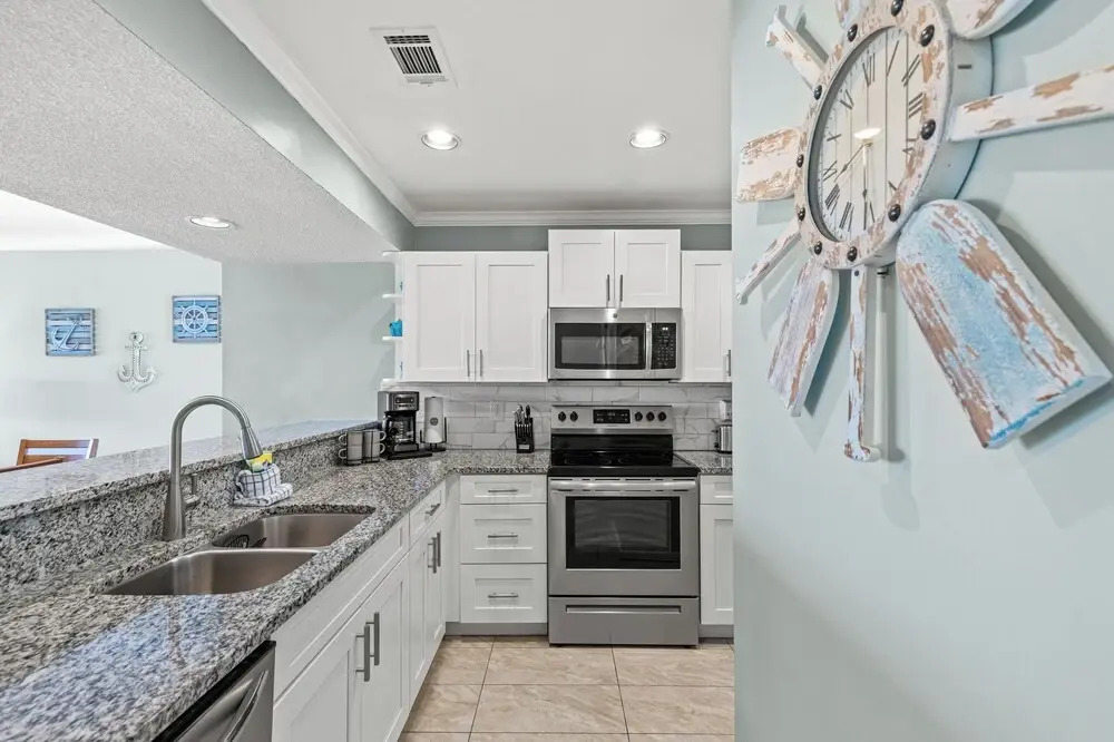 One More Round! 3BR 3BA Sleeps 10! 11 Pools! Golf Courses! Tennis Courts!