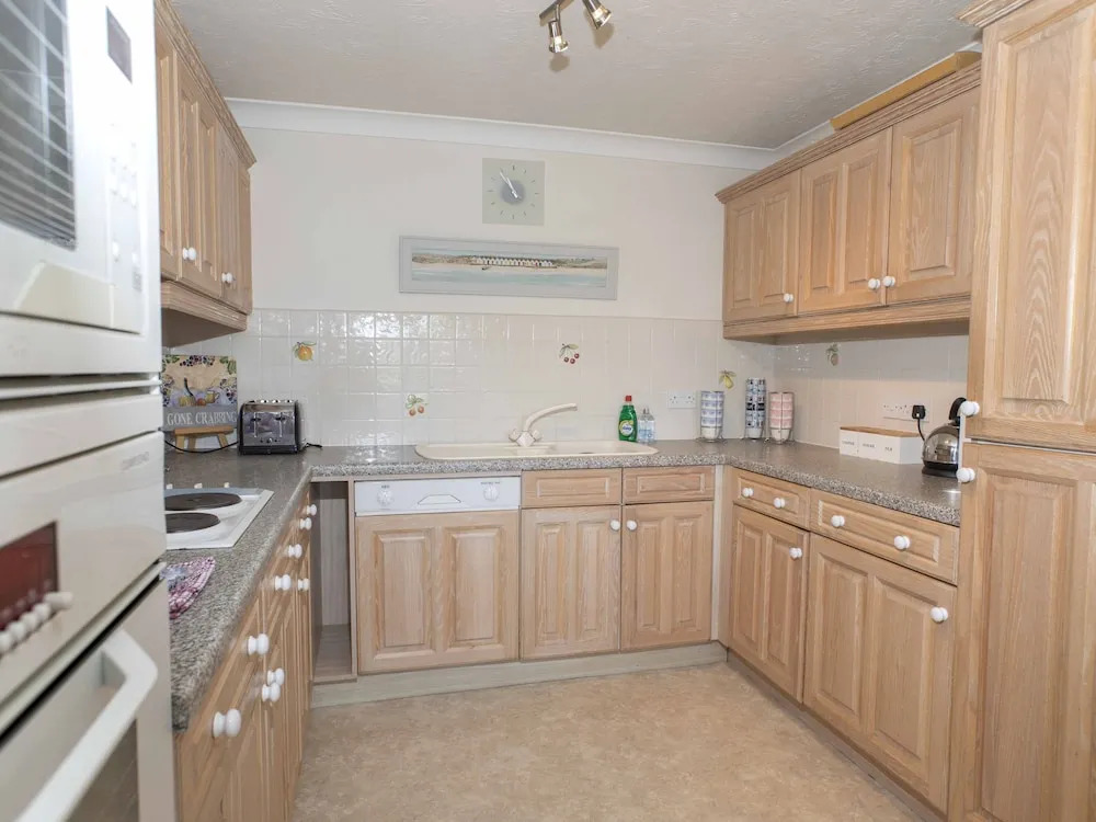 2 Tanworth House