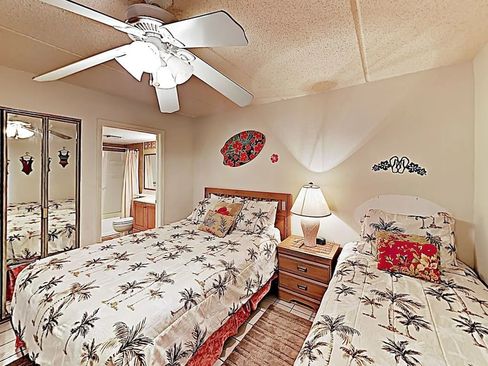 4400 Gulf Blvd Condo Unit 105