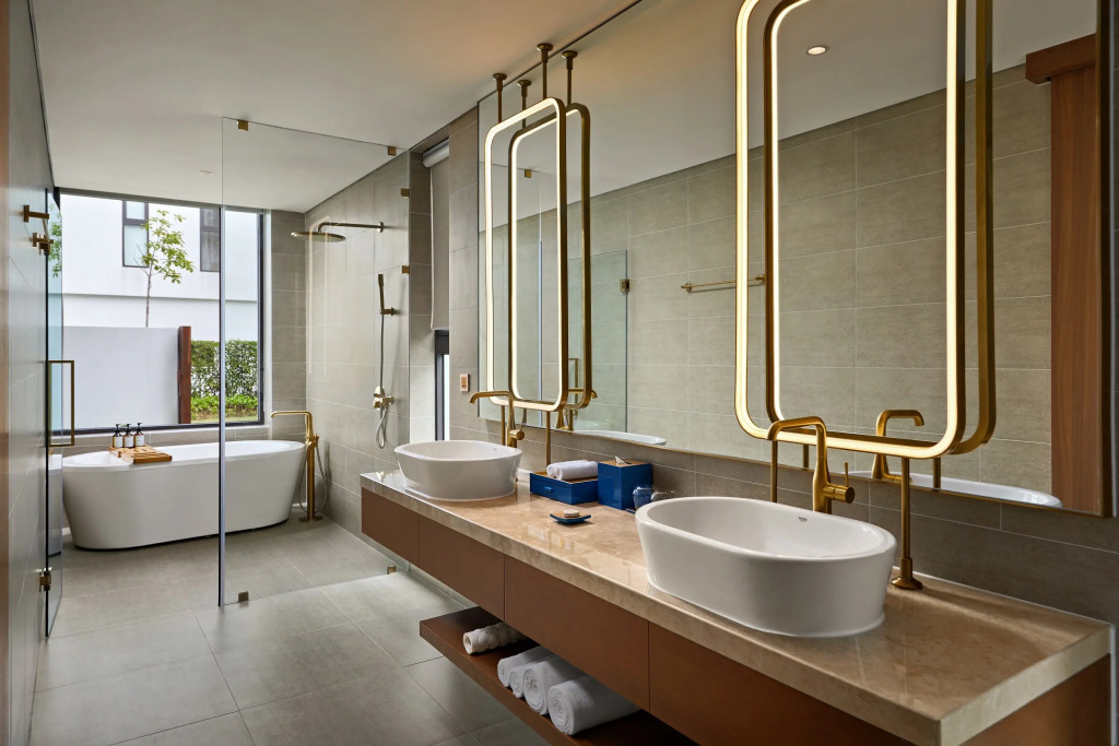 Wyndham Royal Beachfront Resort & Spa Danang
