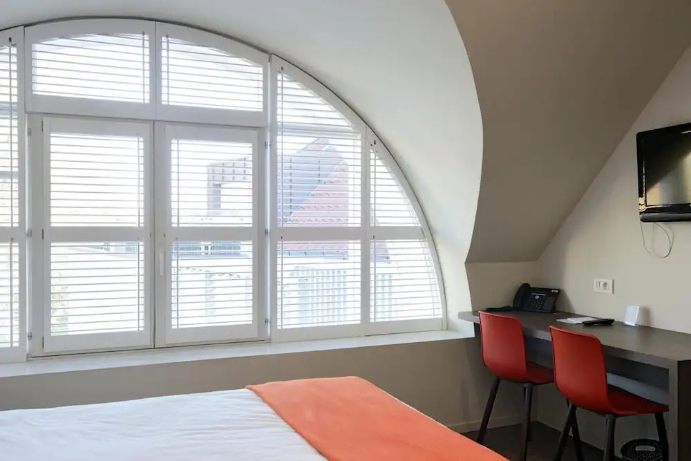 Square Hotel