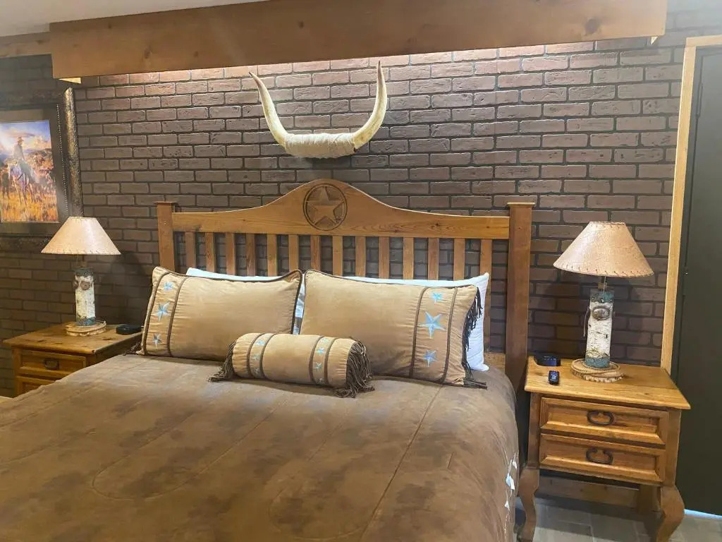 Deluxe Big Texan Multi Suite