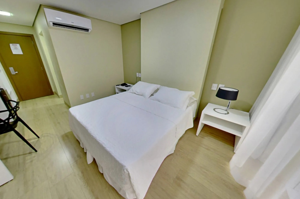 Select Hotel