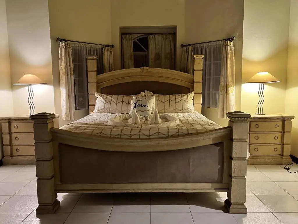 A Luxurious 4-Bedroom Private Villa with Games Room, Theatre & Modern Art