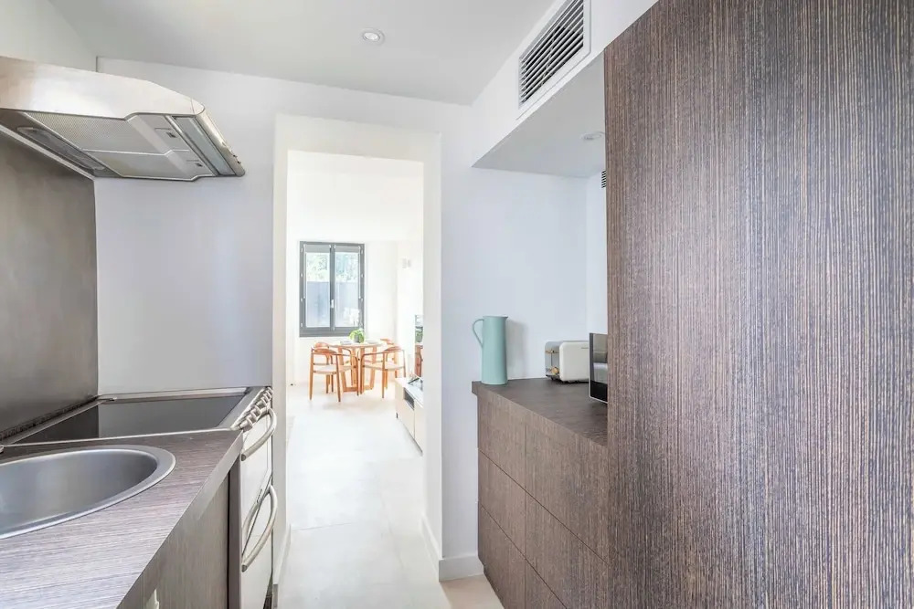 Charming Small Private House - Marseille 8th