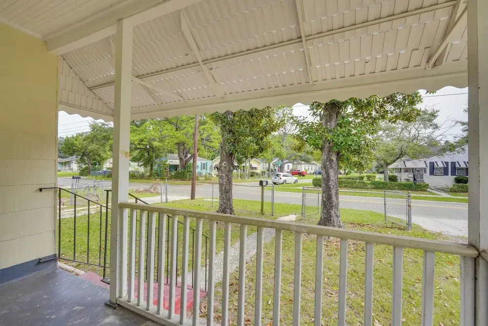 3 Mi to Park Circle: North Charleston Abode!