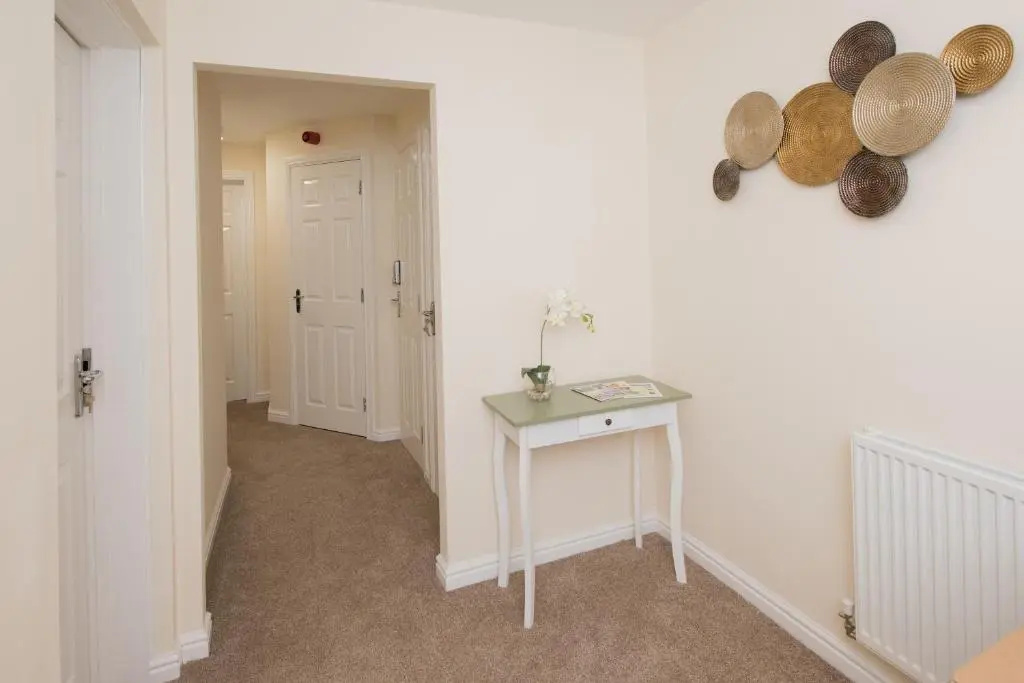 6-bedroom Contractor House with 6 bathrooms, Free WiFi and Parking - Kennedy House by Your Lettings Peterborough