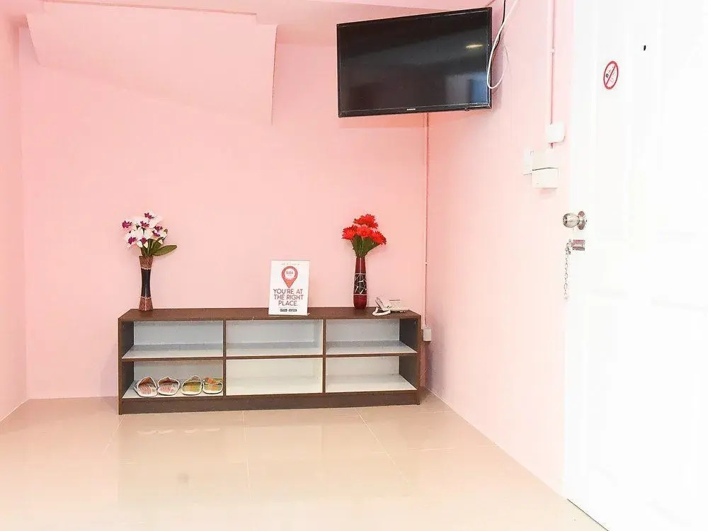 Nida Rooms Rat Uthit Soi 7 Temple
