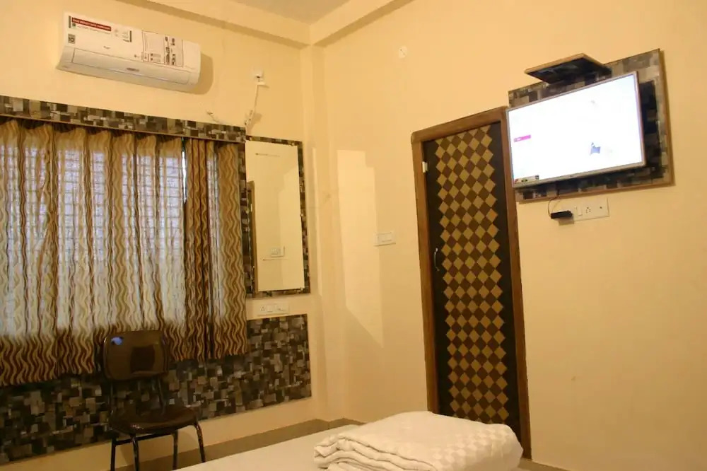 Utsav Grand by ShriGo Hotels