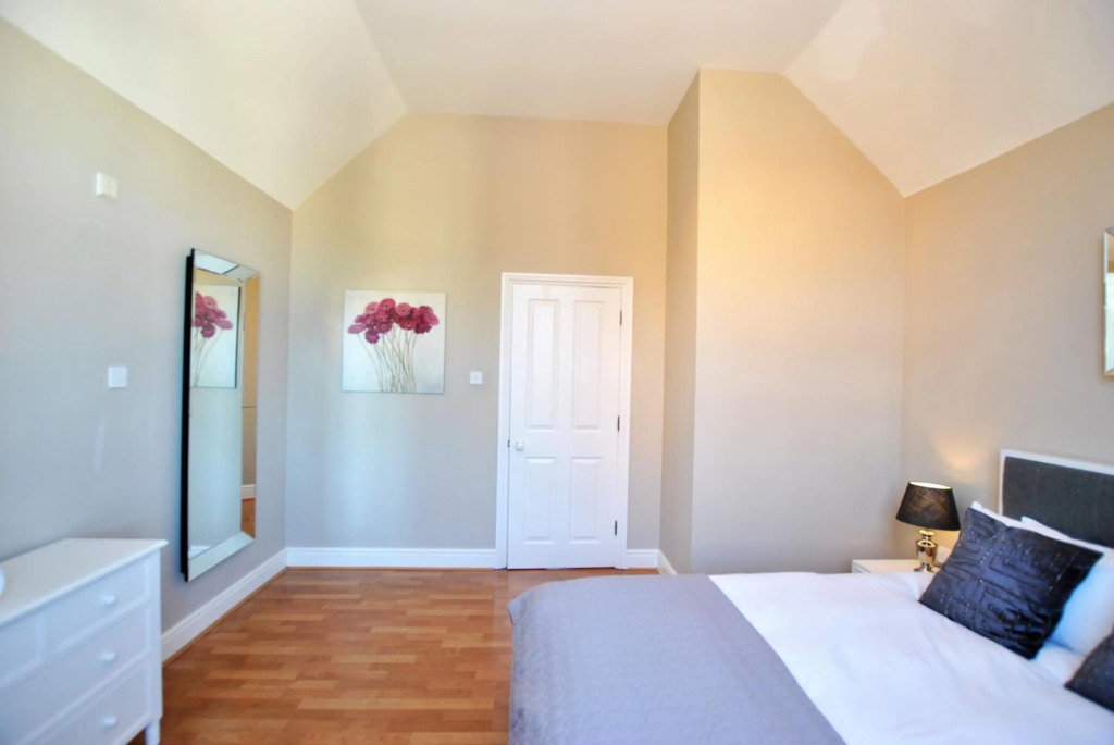 Accommodation Windsor Ltd - 9 Lord Raglan House