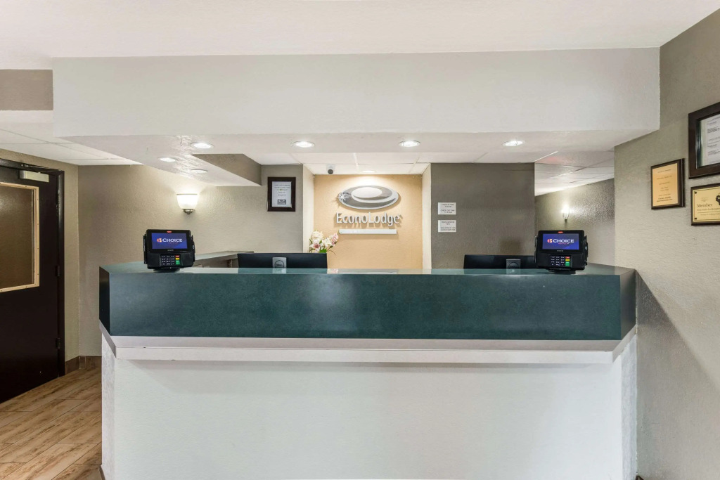 Econo Lodge Madison East