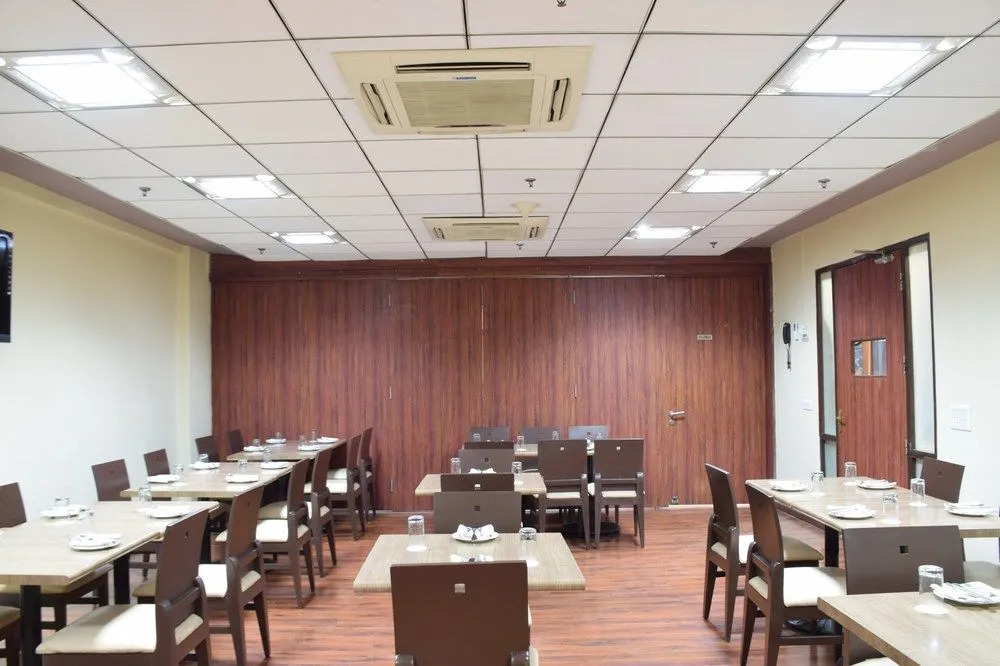 Check Inn Hotel