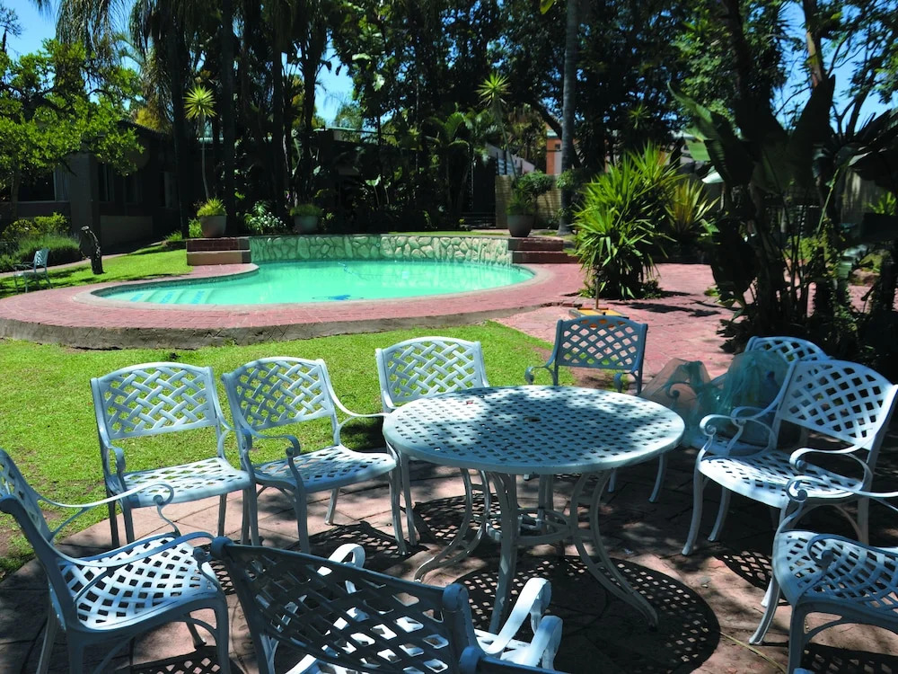 Safari Lodge, Hotel & Convention Centre