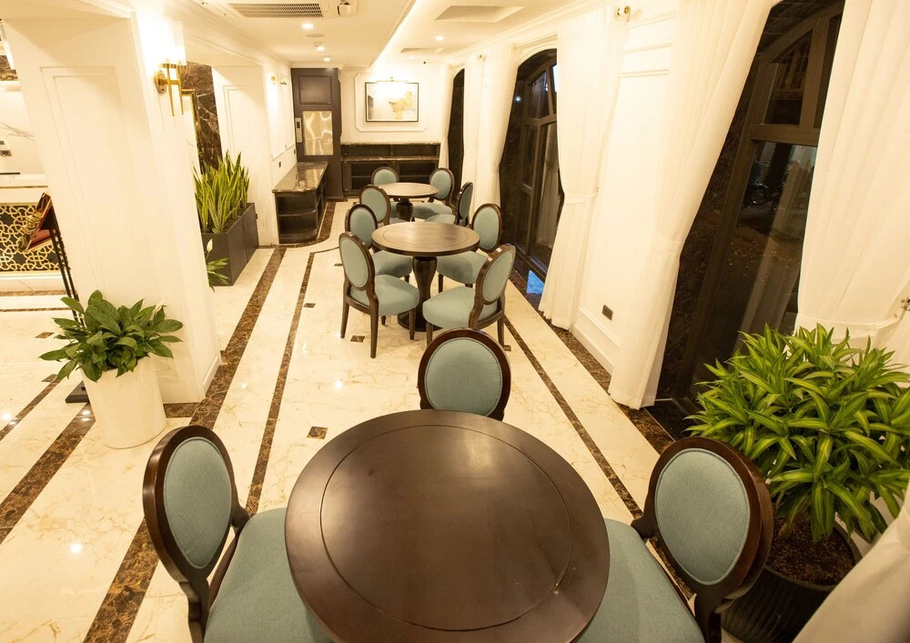 Hồng Vận Hotel