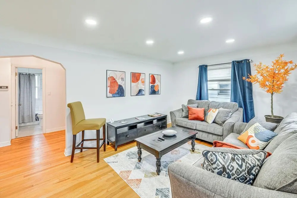 'the Maple Tree' Home: 14 Mi to Downtown Cleveland