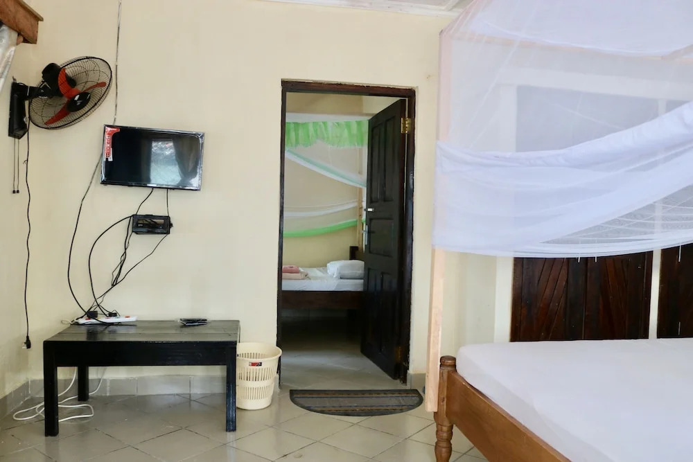 Room-a Wonderful Beach Property in Diani