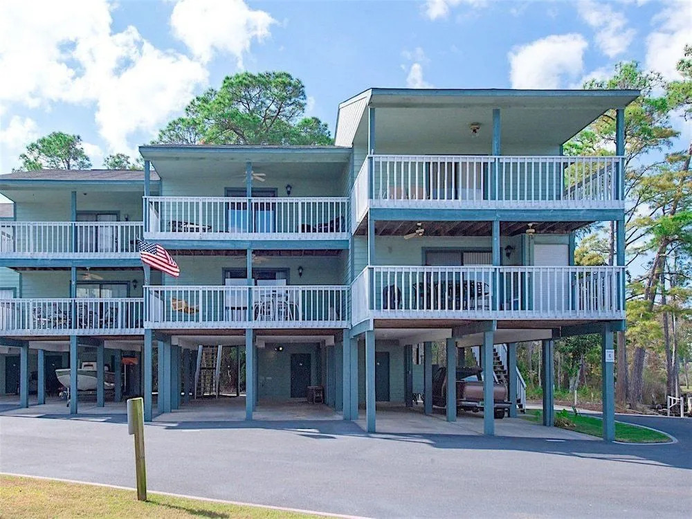 28561 Canal Rd Condo by RedAwning