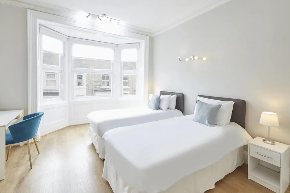 Host Stay Victorian Seahouse