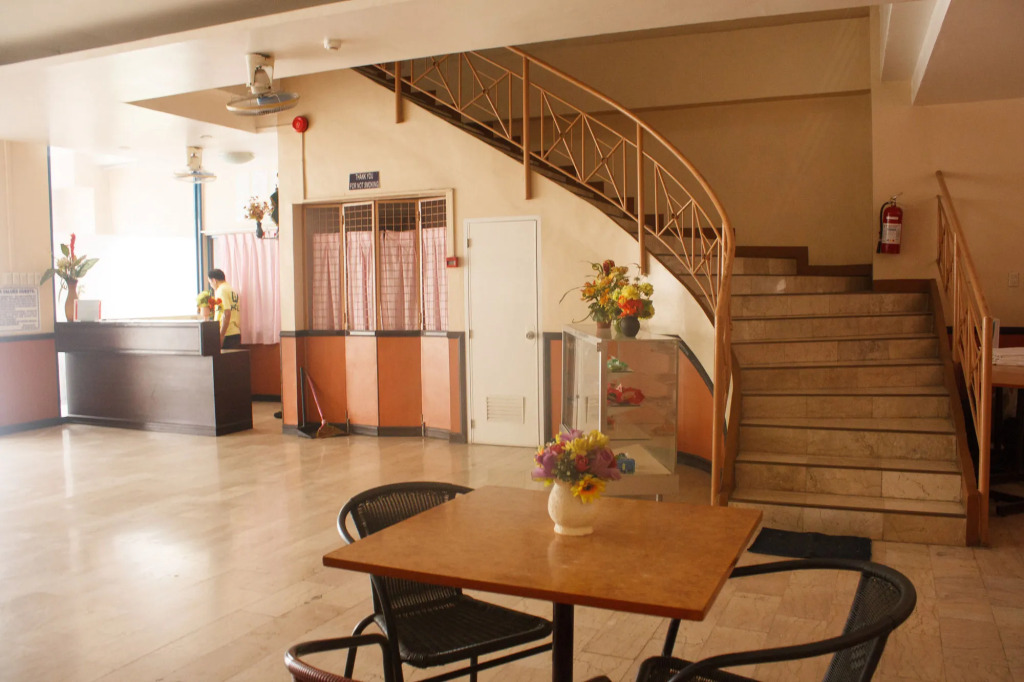 GV Hotel - Baybay
