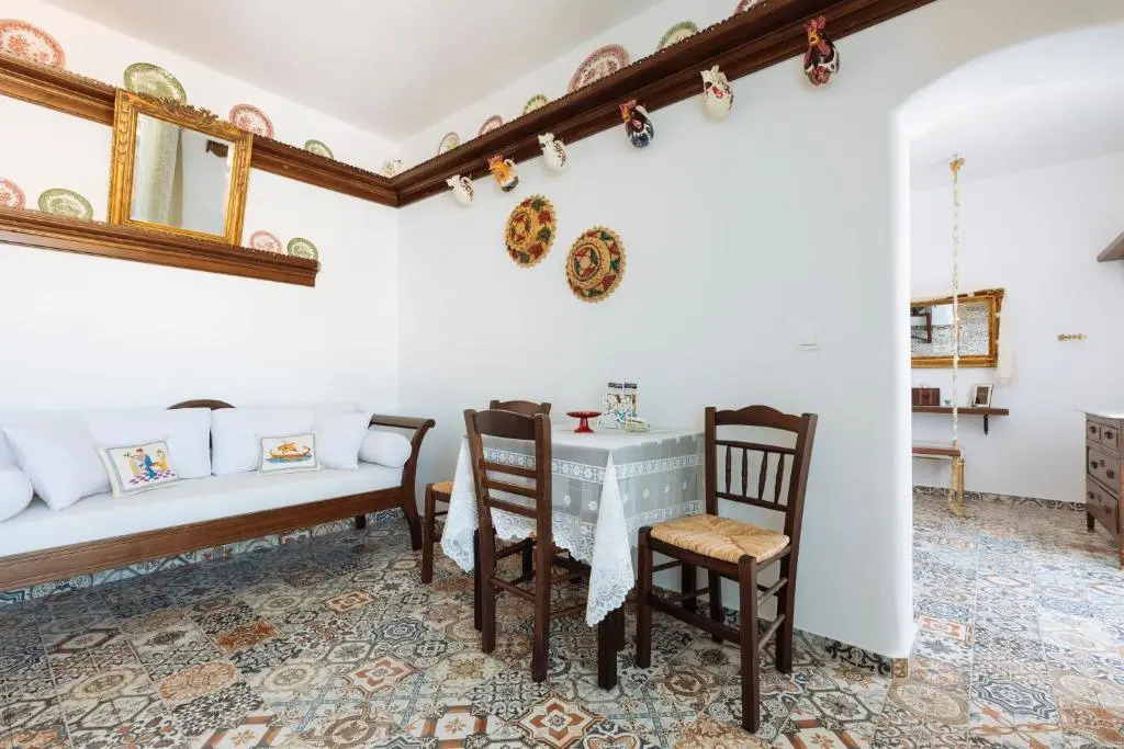 Gorgona Traditional 2