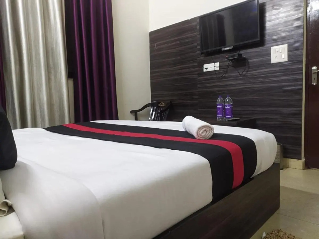 Staygo Hotel Near Haridwar Railway station