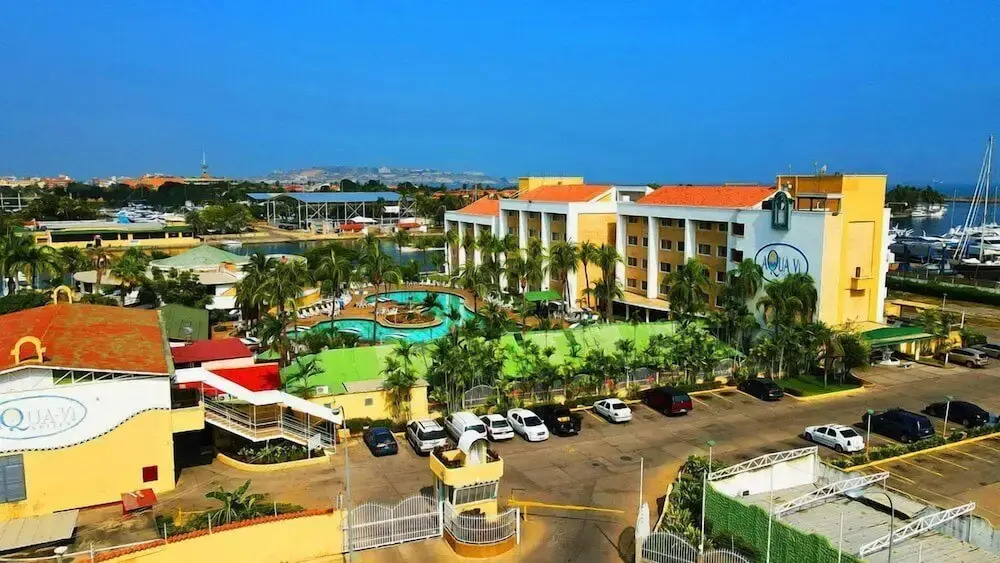 Aqua Vi Marina Hotel & Suites