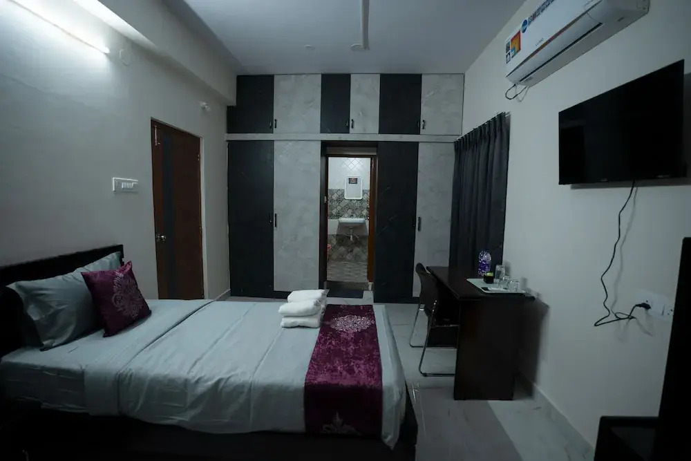 Yellow Bells Serviced Apartments Hitech City