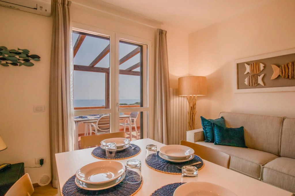 Just built with beautiful sea view, in the center of Capoliveri and equipped with every comfort-Casa Andreale