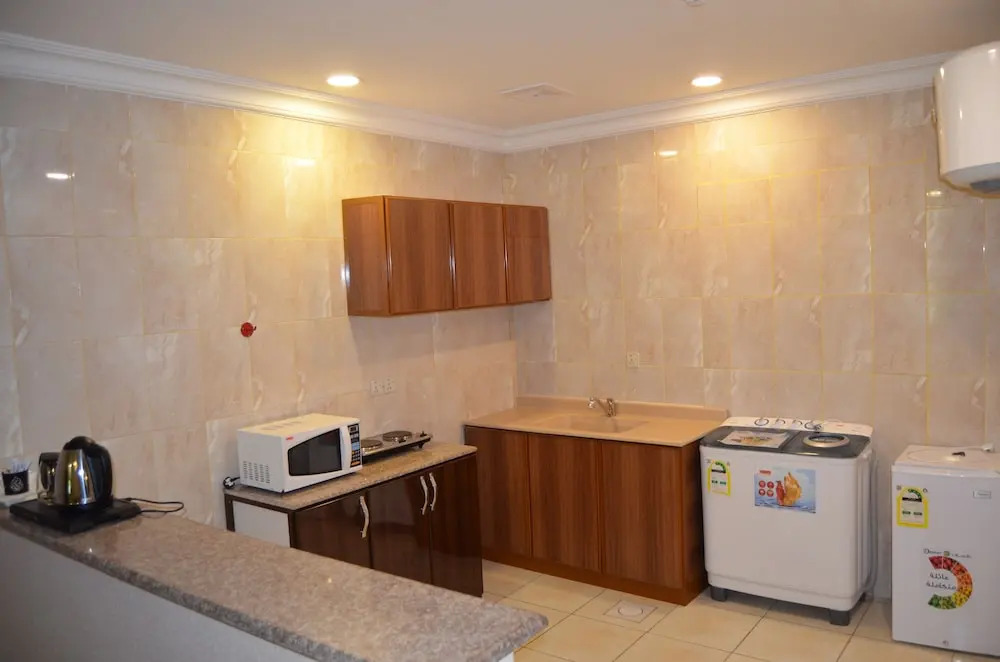 Golden Night Apartments