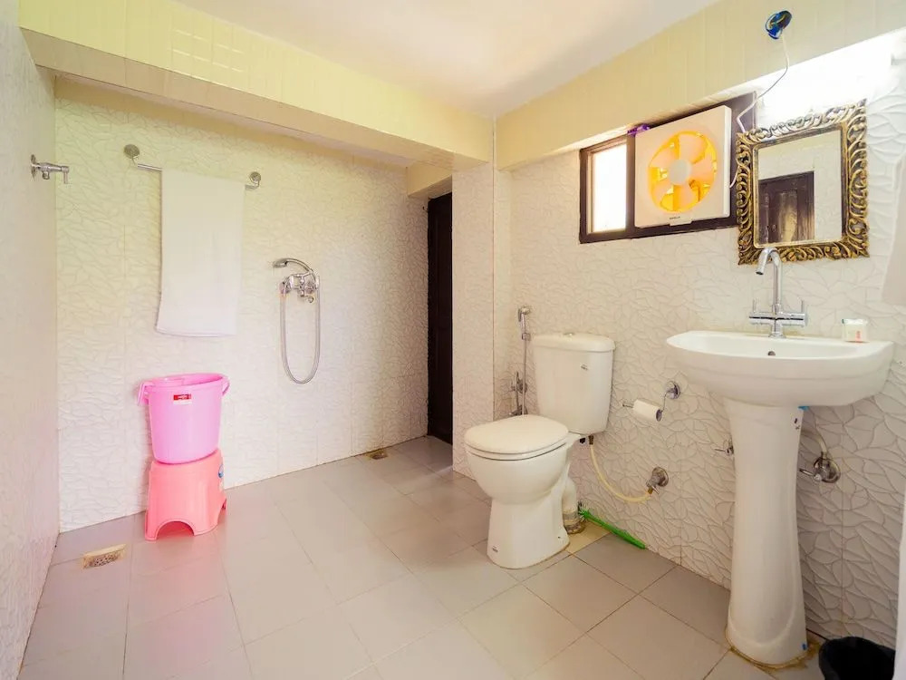 OYO 14132 Home Elegant 1BHK Kempty Road