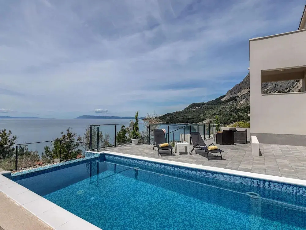 Stunning Villa with Pool