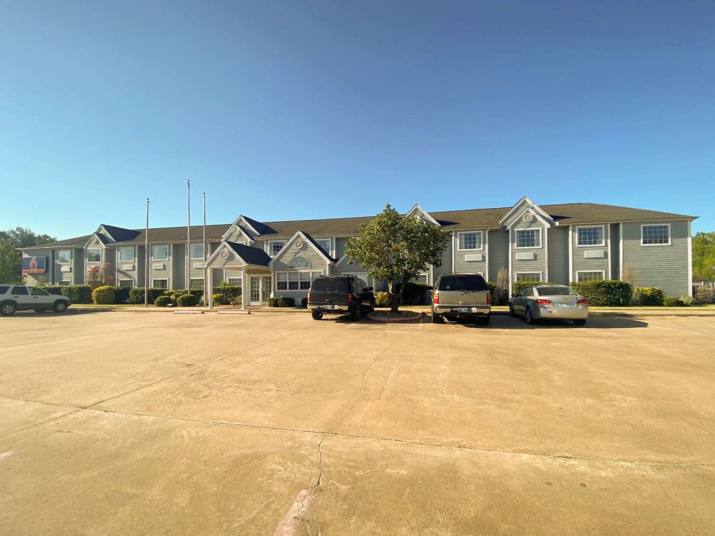 Motel 6 McAlester OK - South