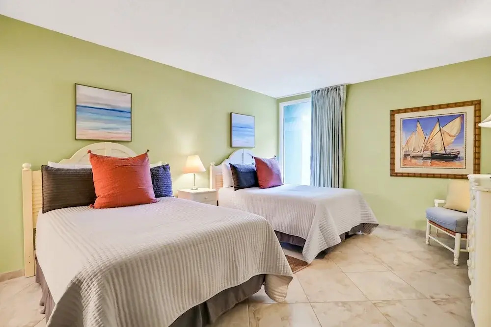 Oceanfront Condo With Direct Beach Access, Pool, Balcony, Grilling Area, & AC
