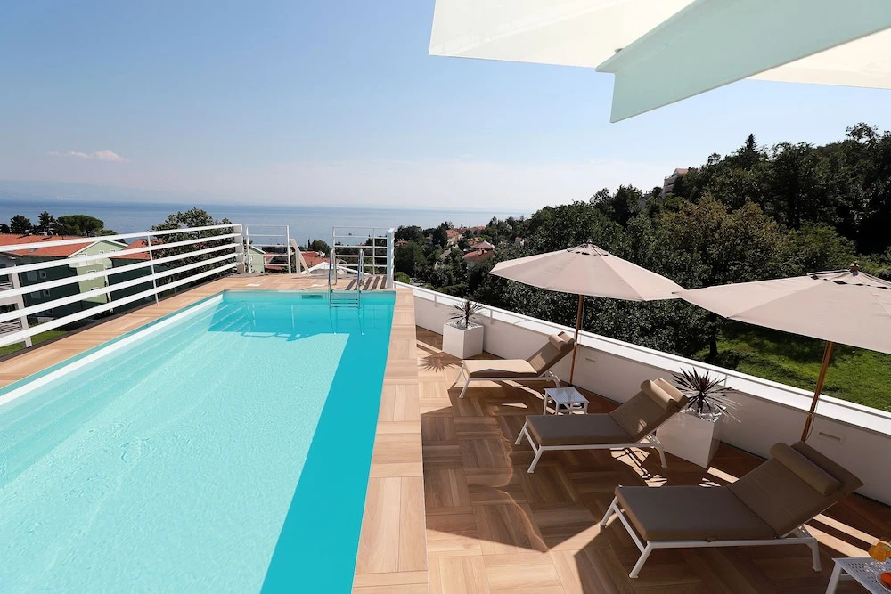 Premium Penthouse with Swimming Pool