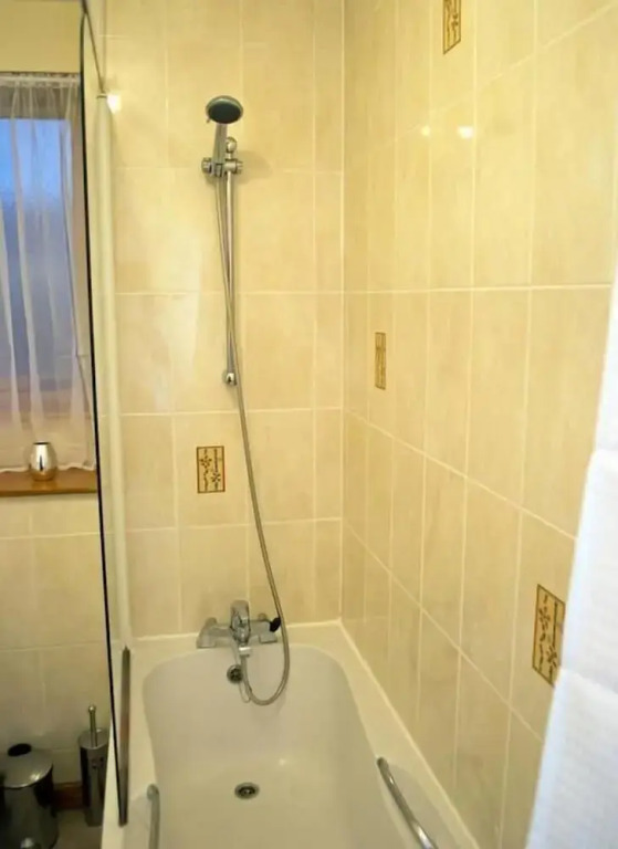 Fantastic Flat near Inverness Center