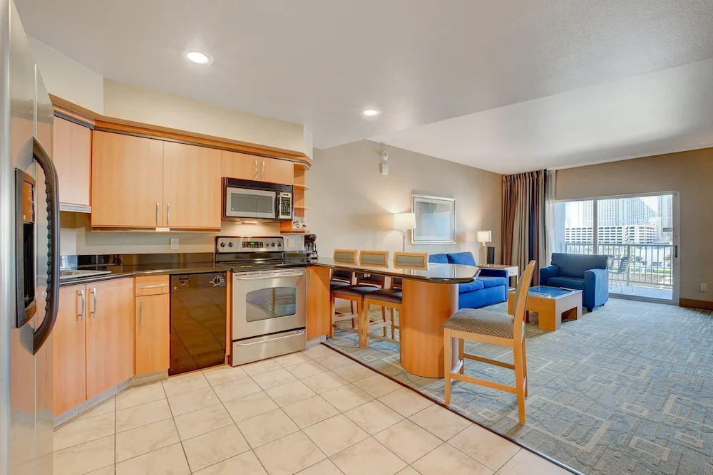 Sapphire Skyline Premium Suite