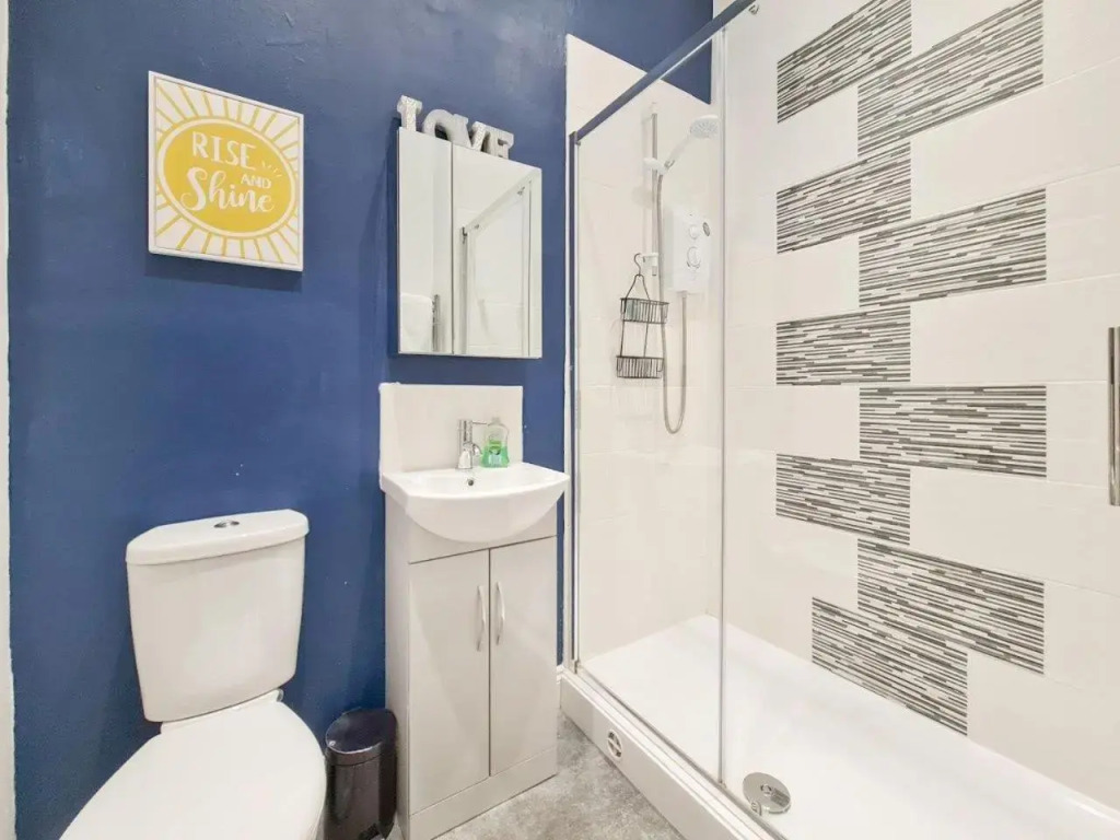 Brand New 2 Bedroom Regency Apartment In Cheltenham Town Centre - Sleeps Up To 6