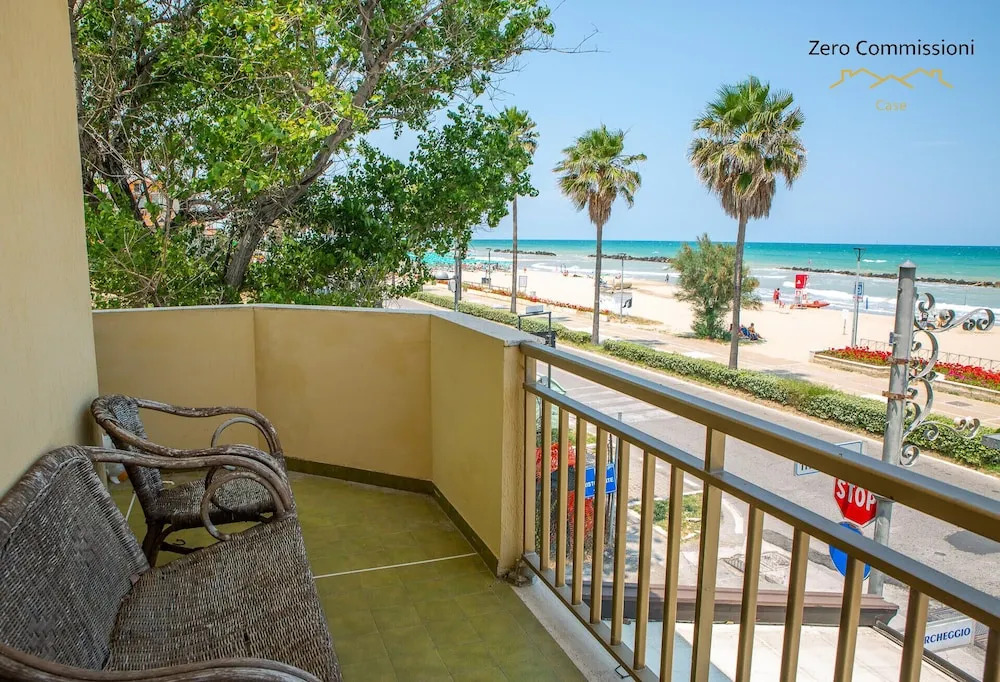 Palm Beach House - Sea and Beach View