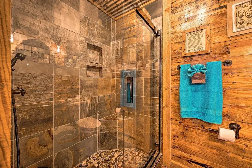 2 Mi to Choctaw Landing: 'western Daze' Cabin!