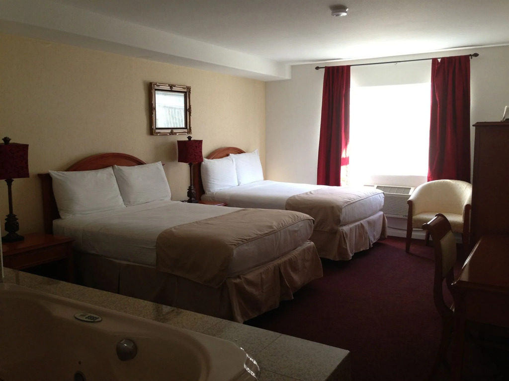 Pacifica Beach Hotel