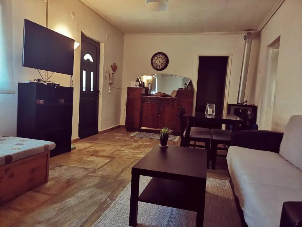 Cheerful 3 bedroom house with open fireplace