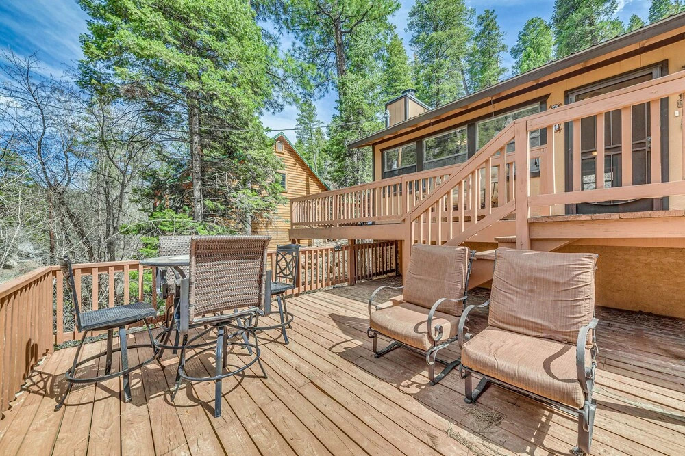 Ruidoso Mountain Home w/ 3 Decks & Grill!