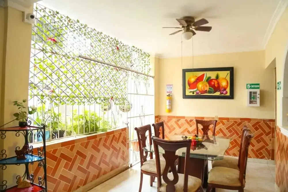 Hostal Casa Mebi